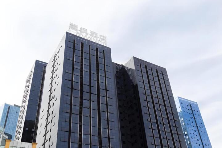 Lavande Hotel Luzhou Jiale Century City