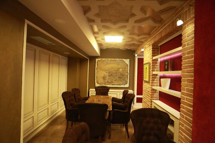 Lounge 48 of 59