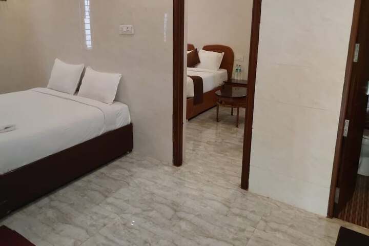 Room 2 of 8