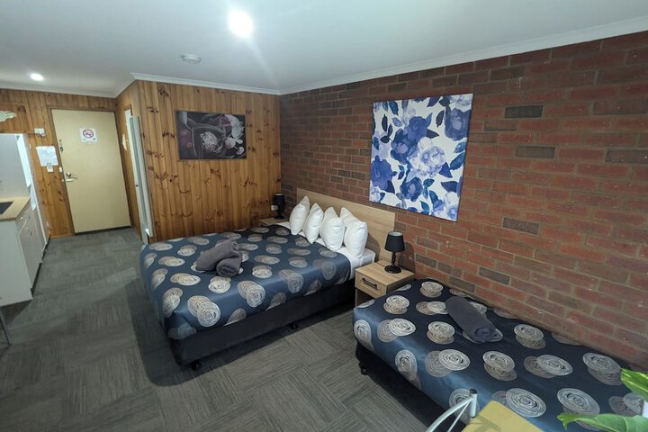 Room 8 of 74