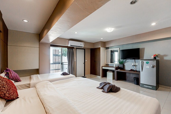Room 47 of 93