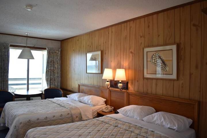 Room 3 of 43