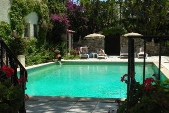 CASTEL GAROUPE