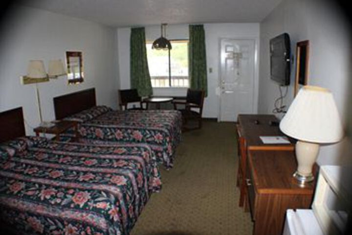 Room 6 of 13
