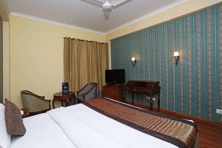 Room 13 of 17