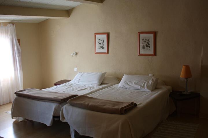 Room 6 of 32