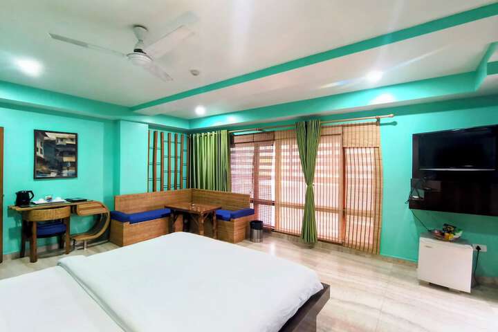 Room 32 of 90