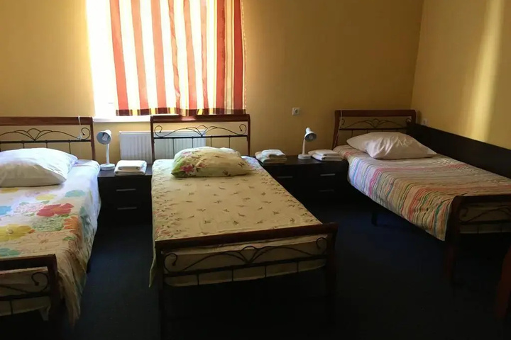 Room 4 of 14