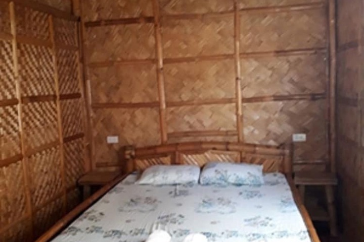 Room 2 of 37