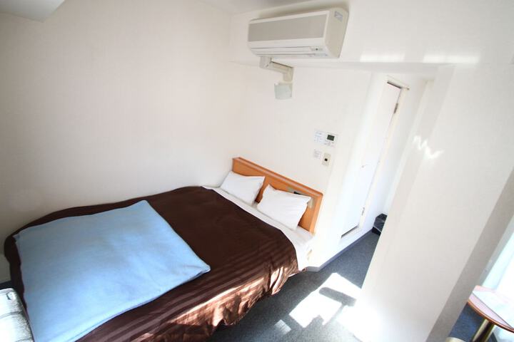 Room 26 of 99