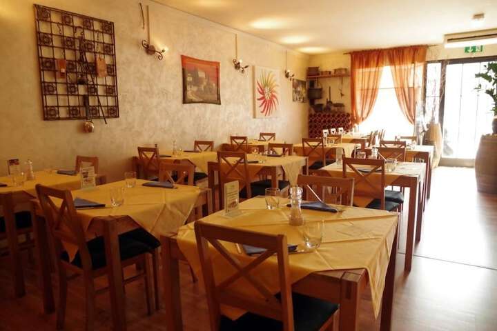 Dining 36 of 71