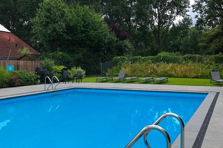 Pool 16 of 49