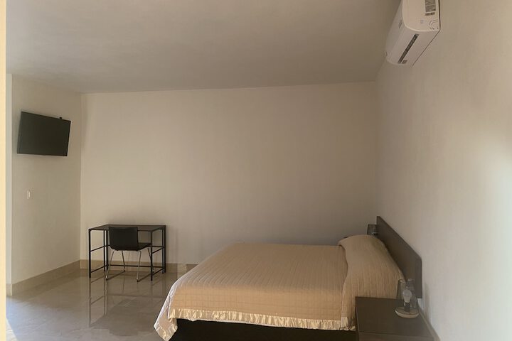 Room 18 of 211