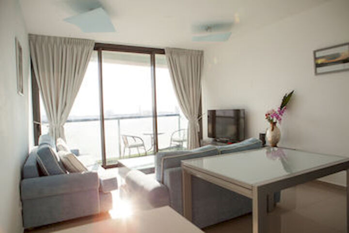 Room 102 of 120