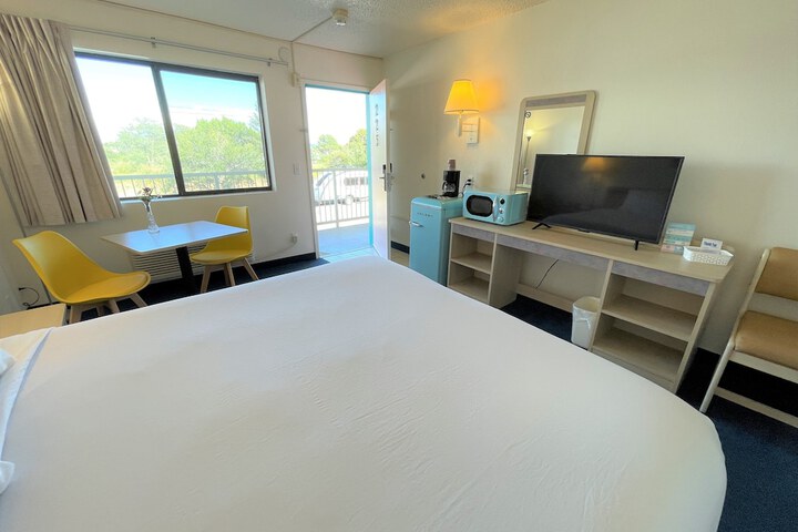 Room 16 of 74