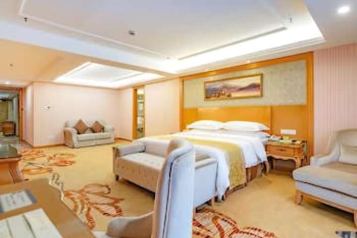 Room 12 of 22