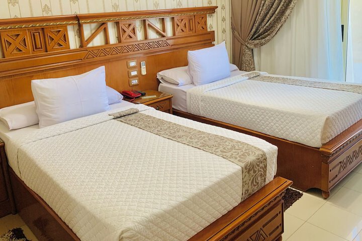 Room 10 of 27