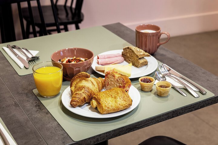 Dining 60 of 63