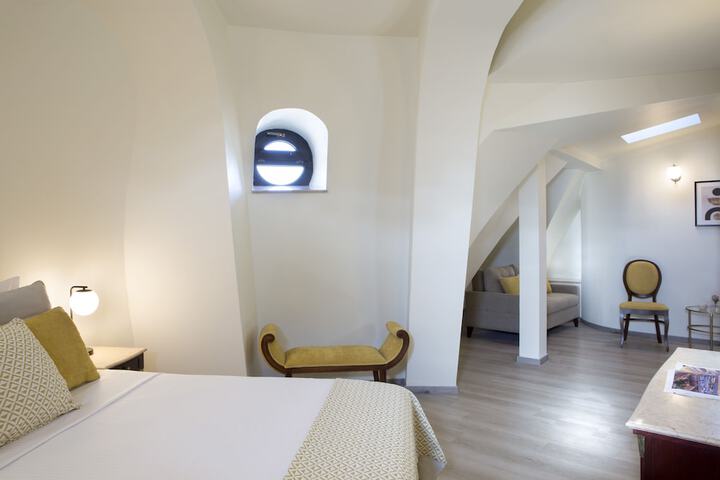 Room 12 of 43