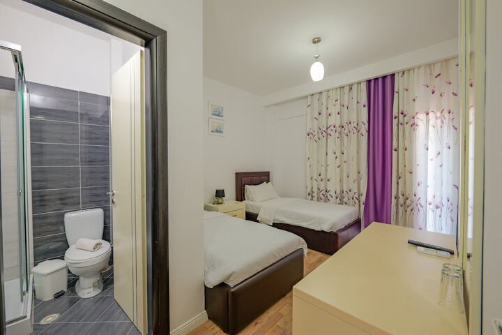 Room 43 of 119