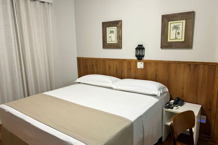 Room 44 of 104