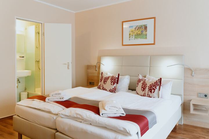 Room 8 of 43