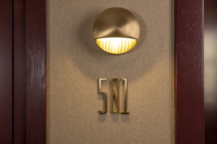 Room 27 of 41
