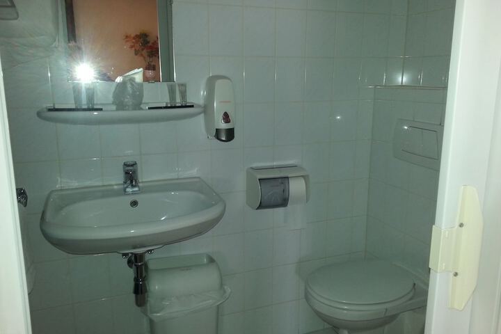 Room 20 of 38