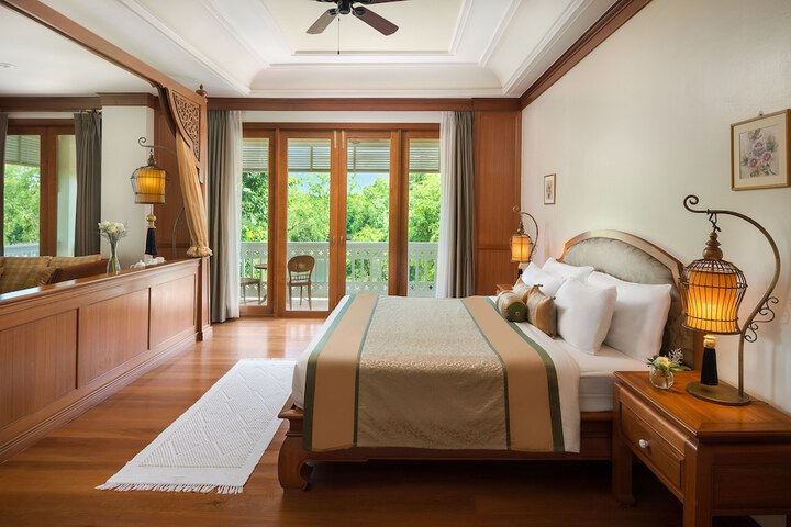 Room 10 of 65