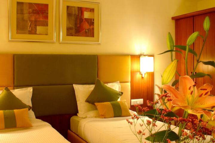 Room 4 of 30