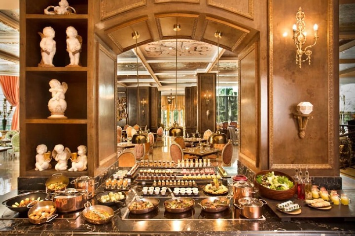 Dining 72 of 85