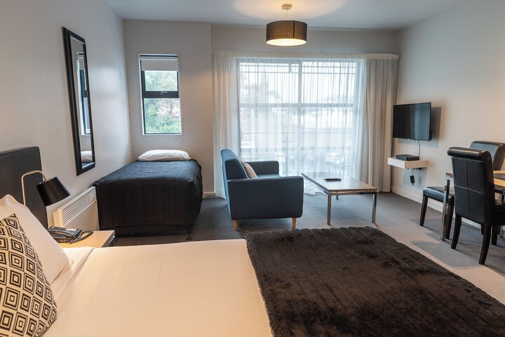 Room 11 of 105