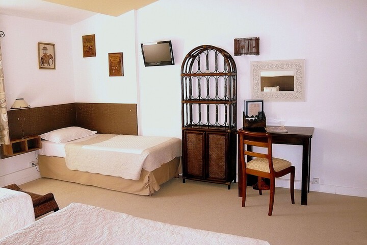 Room 17 of 36