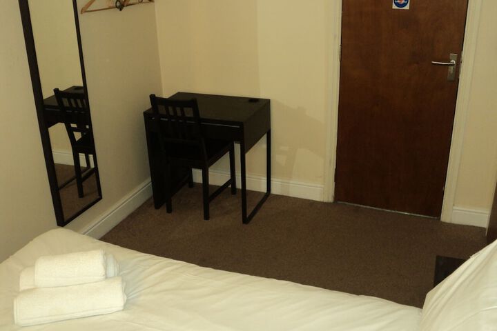 Room 13 of 72