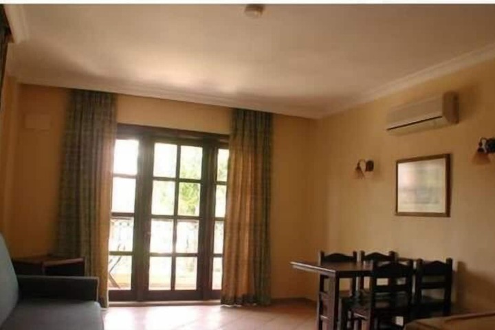 Room 14 of 31