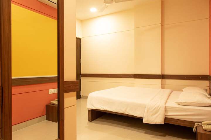 Room 14 of 30