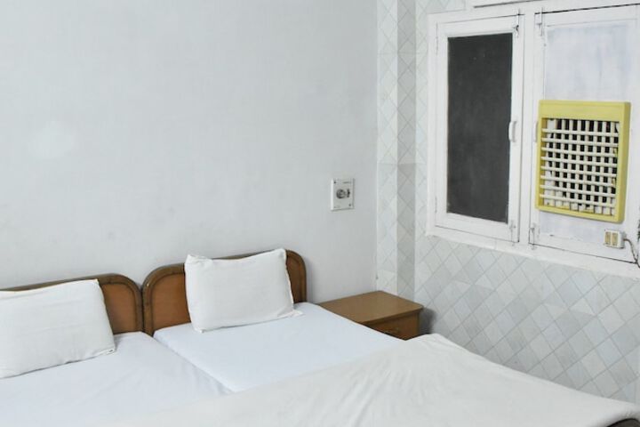 Room 7 of 19