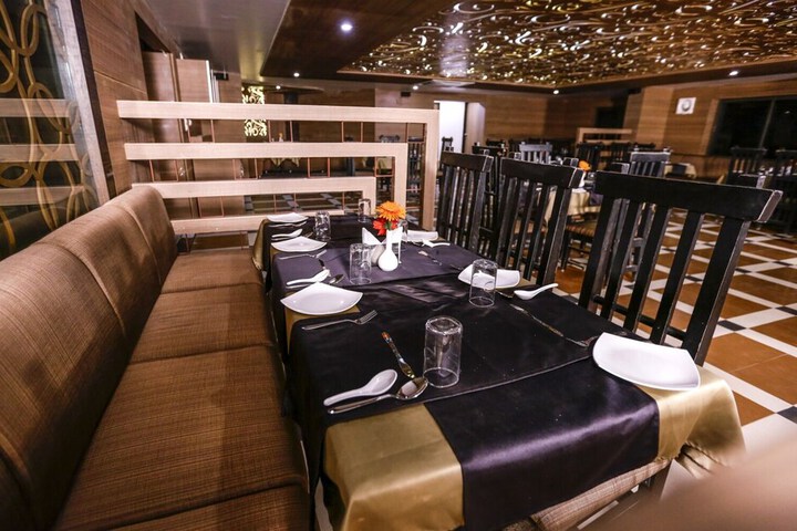 Dining 11 of 15