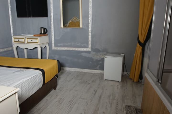 Room 20 of 34