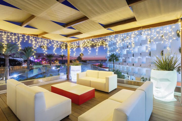 Sundeck 81 of 83