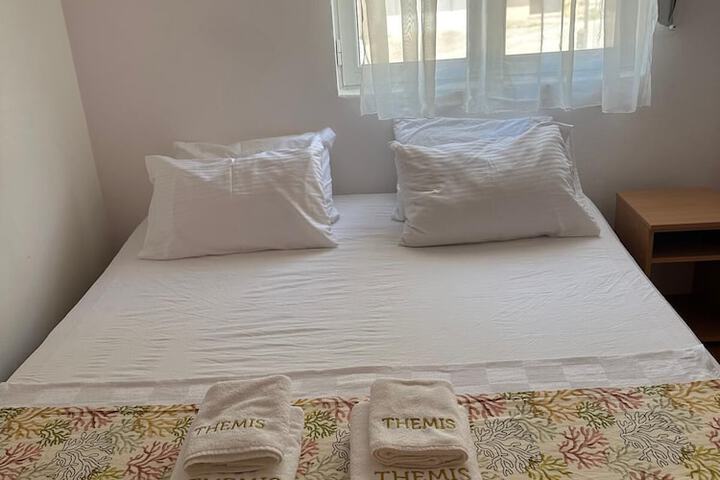 Room 28 of 44