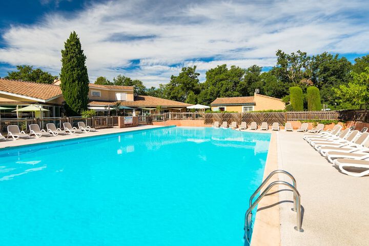 Hotel Pool