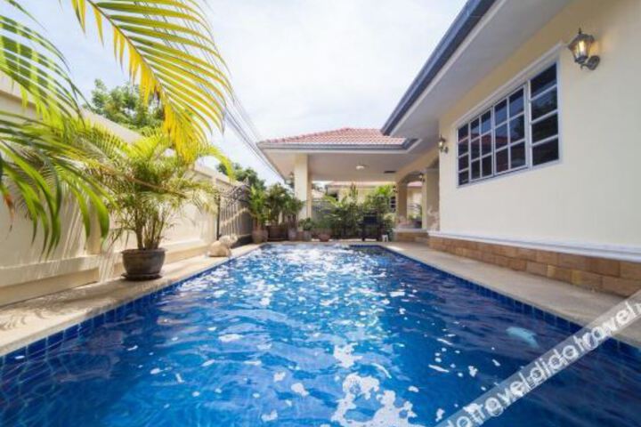Baan Chokdee 5 Bed Private Pool