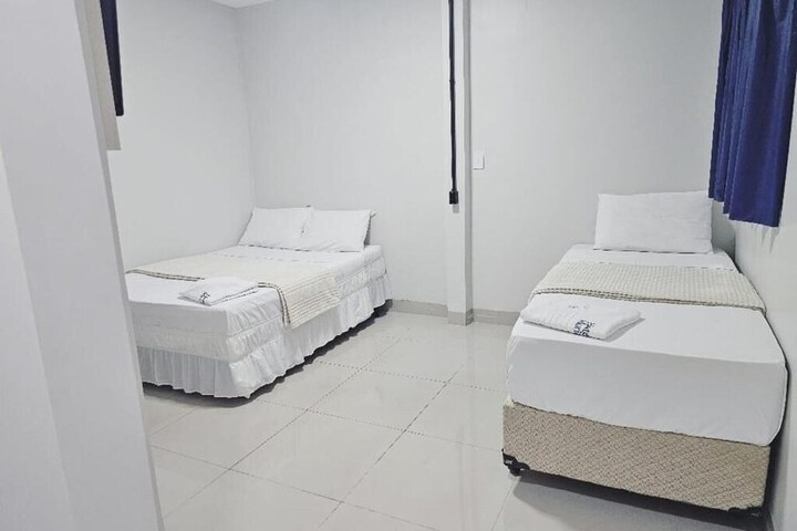 Room 3 of 10