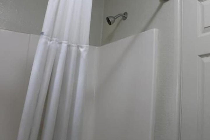 Room 32 of 46