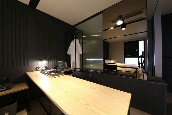 Room 10 of 41