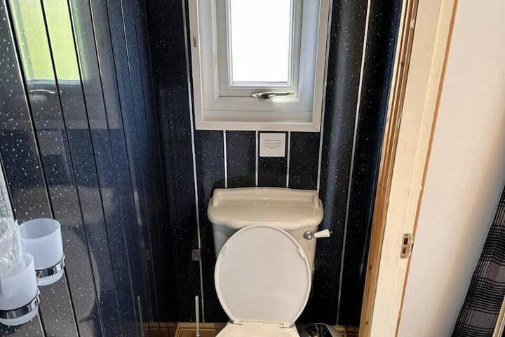 Room 7 of 10