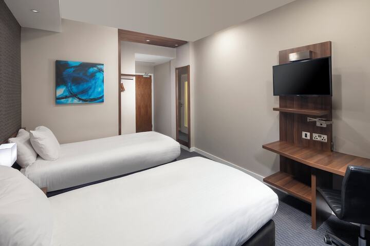 Room 36 of 138