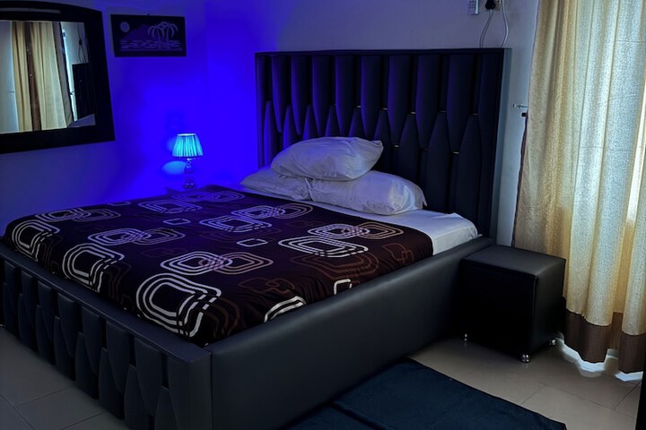 Room 10 of 53