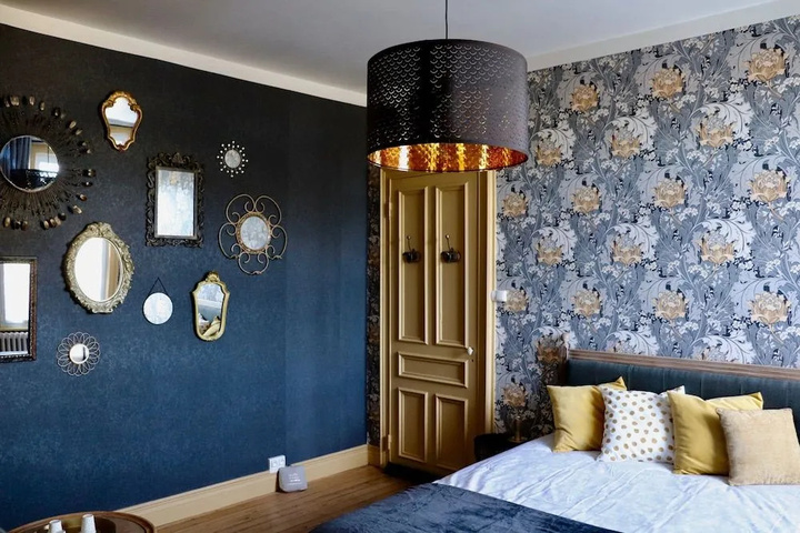 Room 3 of 11